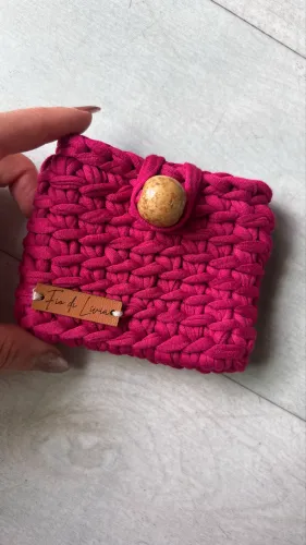 Mini carteira crochê rosa