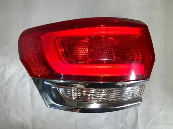 Lanterna Esquerda Grand Cherokee Jeep 2014/15 2016 Canto