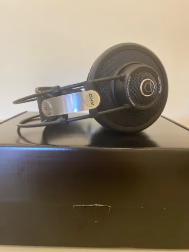 Fone de Ouvido AKG Q701