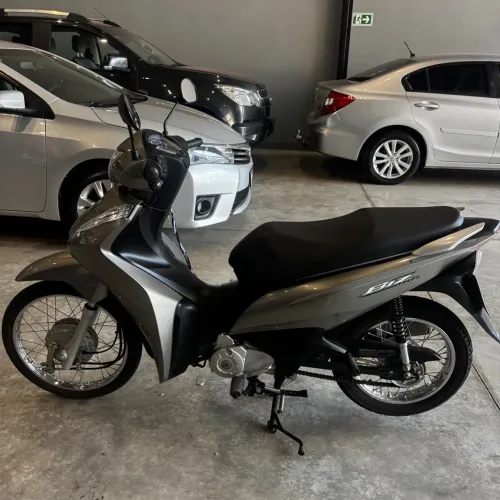 Honda Biz 110i 2024 apenas 2.600 km