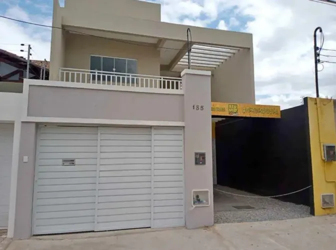 - Casa no Cohatrac