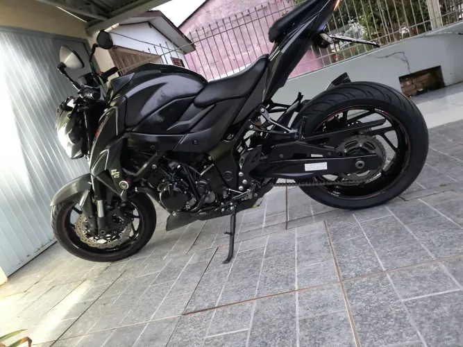 Suzuki GSX s750