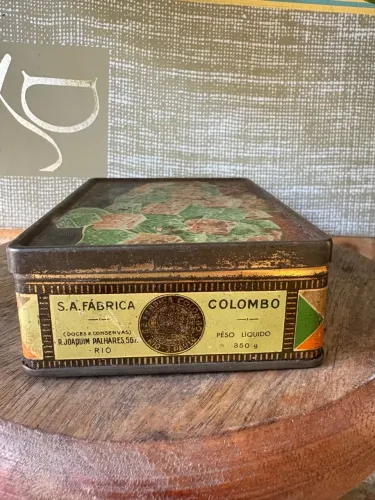Lata Antiga Colombo - S.A. Fábrica 12,5 comprimento 9cm largura 4 cm fundura