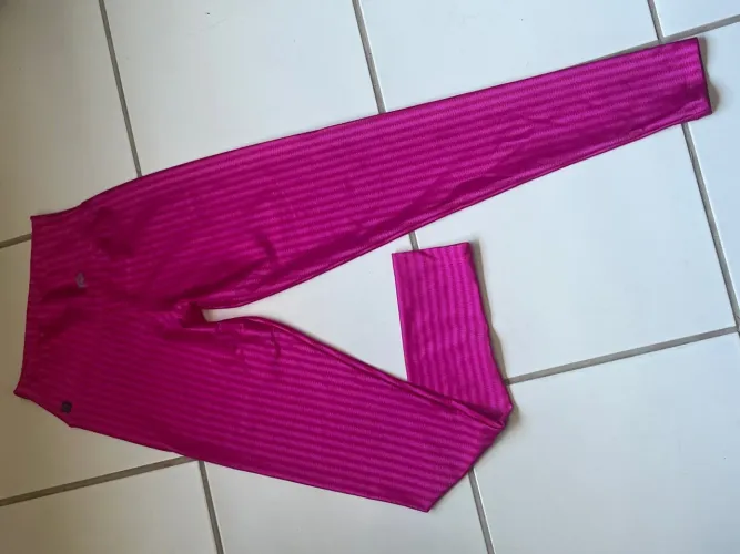 Calça Legging Pink com Detalhes