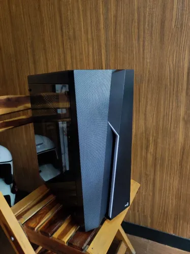 Gabinete Gamer Aerocool Bolt RGB Black - Estado de Novo