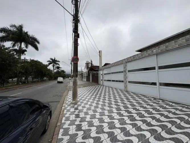 EXCELENTE OPORTUNIDADE OTIMA LOCALIZAÇÃO CASA 2 DORMITORIOS APENAS R$ 250 MIL !!!