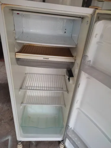 Geladeira Consul 240 litros funcionando perfeitamente entrega grátis zap * 