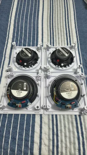 Vendo 4 arandelas de teto JBL e frahm muito zerado !!!!