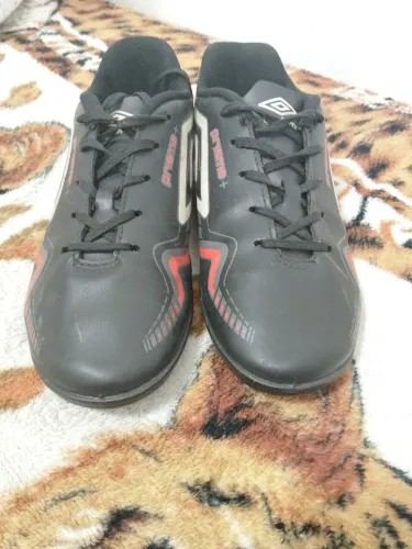 Chuteira society umbro original, tamanho 39 em ótimo estado
