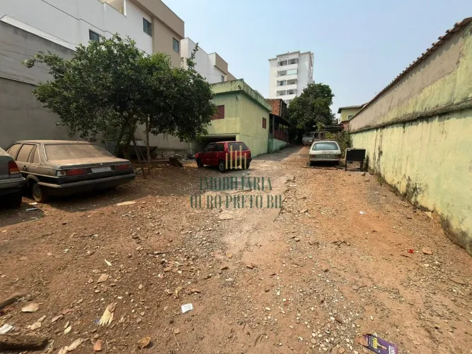 Lote com 600m² á venda no bairro Santa Branca.