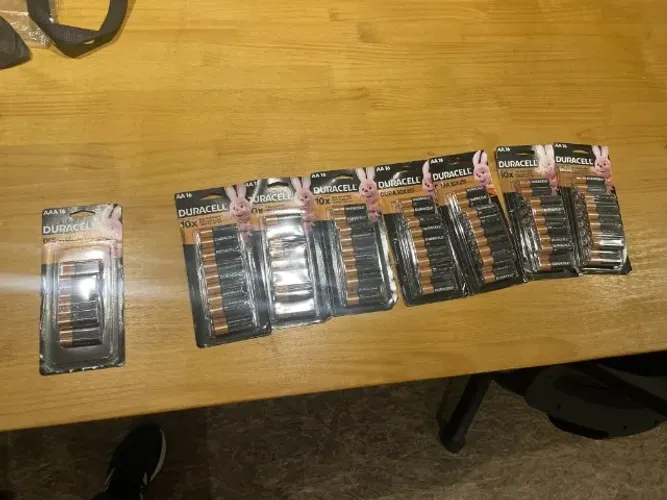 Pilhas Duracell AA e AAA, 16 unidades, lacradas - lote 8 packs