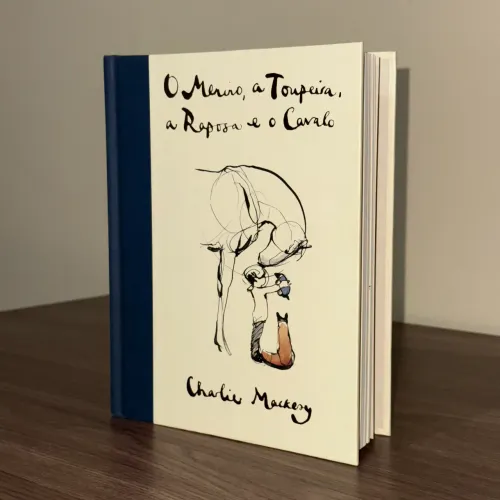Livro O Menino, a Toupeira, a Raposa e o Cavalo (Capa Dura)