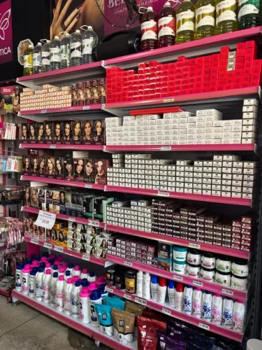 VENDE-SE LOJA DE COSMÉTICOS COMPLETA