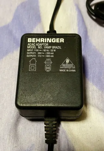 Fonte Behringer V-Amp3 e V-Amp2