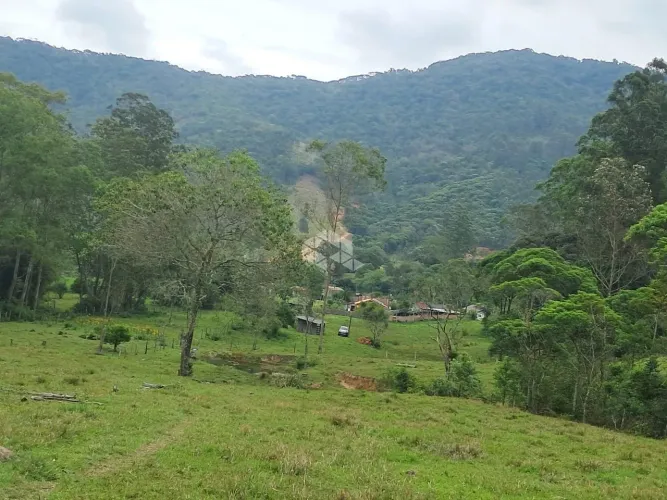 Terreno no bairro Várzea das Canoas, em Gravatal - SC