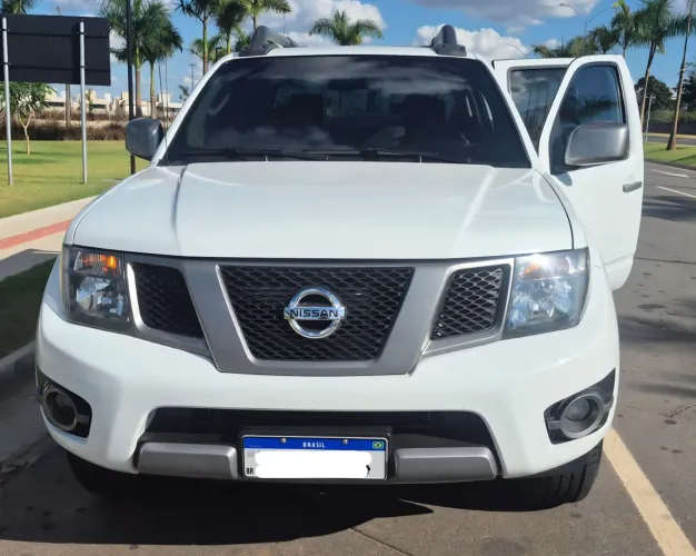 Nissan Frontier SV At.cd 4X4 2.5 TB Diesel Mec. 2015