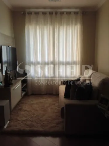 Lindo apartamento reformado com armários embutidos, semi mobiliado com fogão, camas, maqui