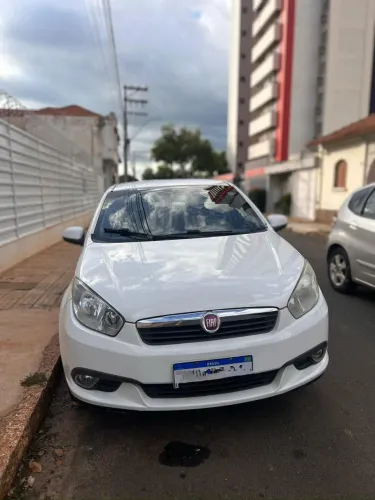 Fiat Grand Siena Attractive 1.0 Flex 8V 4P 2017