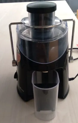 Centrífugas de Alimentos Britânia Juicer 700