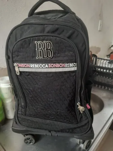 Mochila rebeca bombom