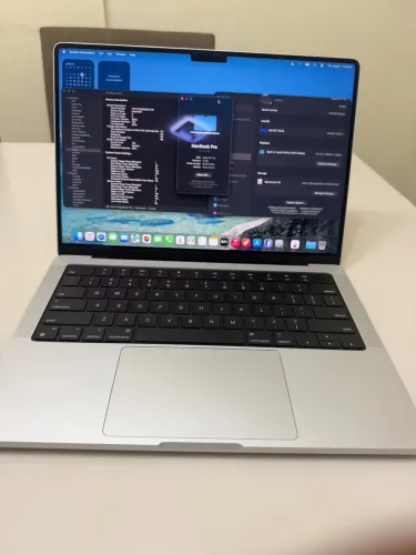 MacBook Pro M1 Pro 14 inch 16gb ram 512gb SSD