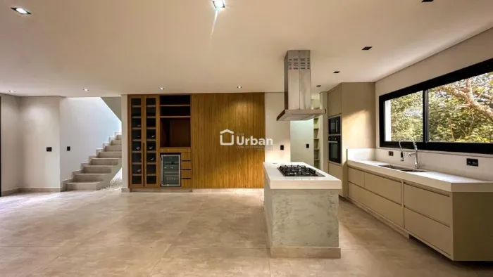 Casa à venda e para alugar em Cotia, Bosque do Vianna, com 4 suítes, com 319 m²