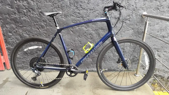 Specialized Sirrus X 5.0 Carbon tamanho 21"
