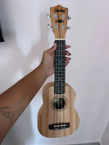 Ukulele Shelby novo