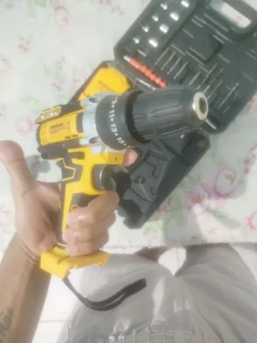 Vendo furadeira