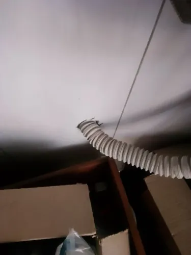 Desentupidor, pequenos reparos elétrica e hidráulica.