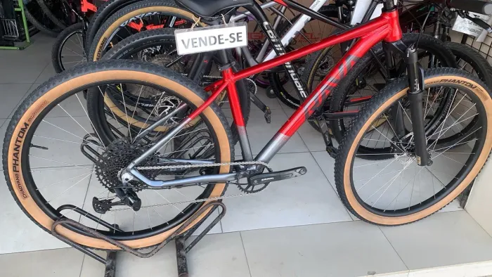 Rava Nazca tamanho 17 grupo Sran SX 12v rodas perfil 30mm já com tubless