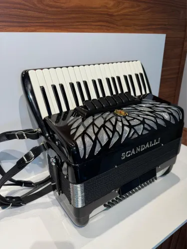 Sanfona Scandalli 80 - Última serie breveto