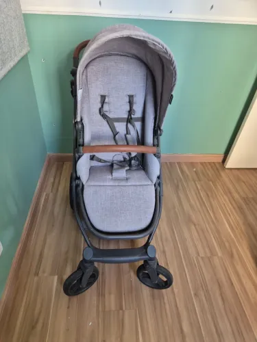 Carrinho de bebê COMO 4 abc design - travel system muito pouco usado