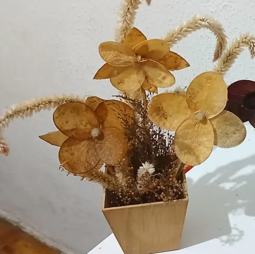 Jarros de flores secas e artificiais em promoção dia das mães ?