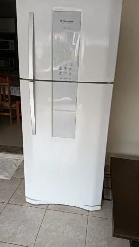 Geladeira para venda retirar em Colombo.