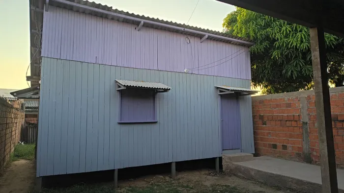 Alugo casa 
