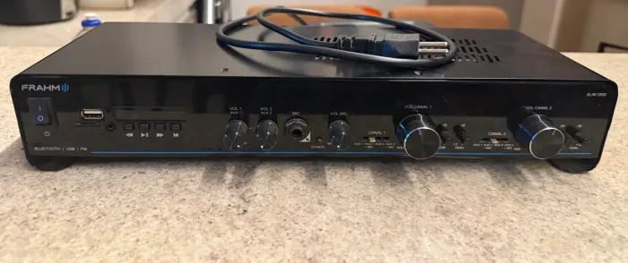 Amplificador Frahm Slim 2500 160 watts rms com Bluetooth