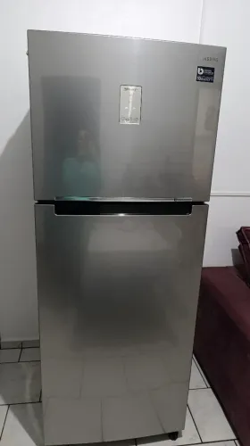 Vendo geladeira em ótimo estado de conservação!