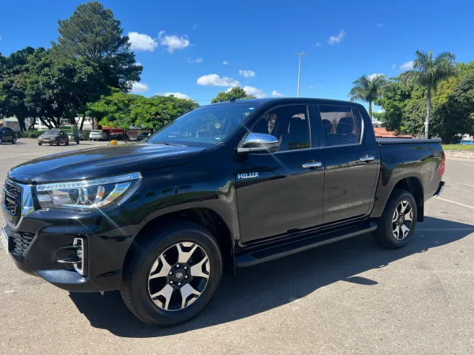 Toyota Hilux CD SRX 4X4 2.8 TDI 16V Diesel Aut. 2019