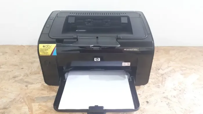 Impressora a laser HP P1102 Wi-Fi pouco usada com um toner novo e garantia 