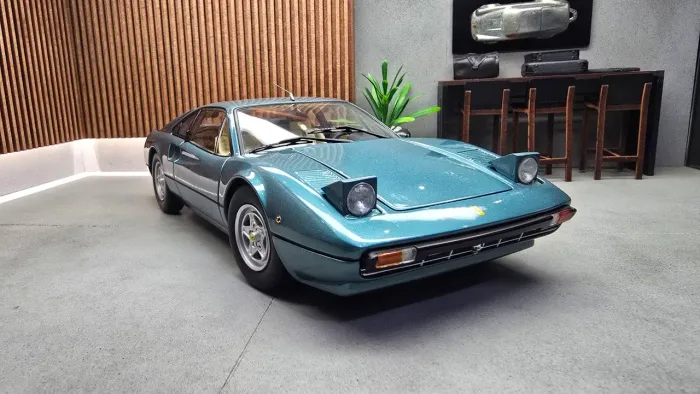 Miniatura Ferrari 308 GTB Kyosho 1/18 