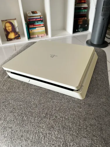 PS4 Slim Branco