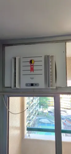 VENDO AR CONDICIONADO DE JANELA - SPRINGER 7.500 BTUS 220V (MODELO QCI075BR)
