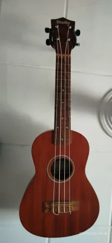 Ukulele Shelby