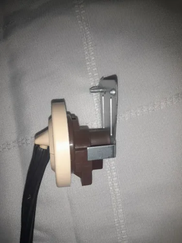 Mangueira de nível e o pressostato com sensor 
