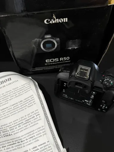 CANON R50
