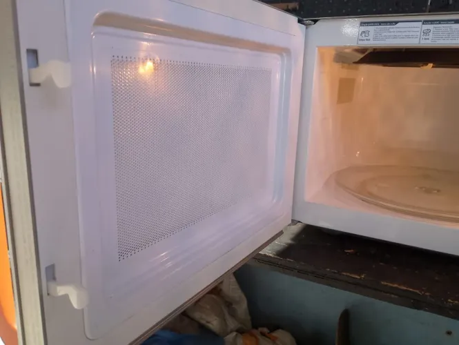 Microondas Midea espelhado
