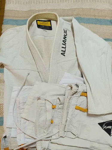 2 Kimonos e Alliance A2 azul e branco