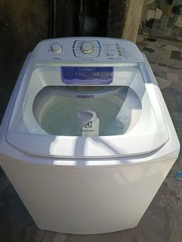 Máquina de lavar Roupas Eletrolux 16kg