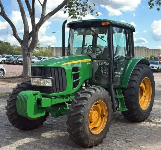Trator Jhon Deere 6100J 